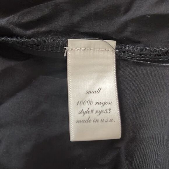 Alya Black Top with Cream Embroidery - Picture 6 of 6